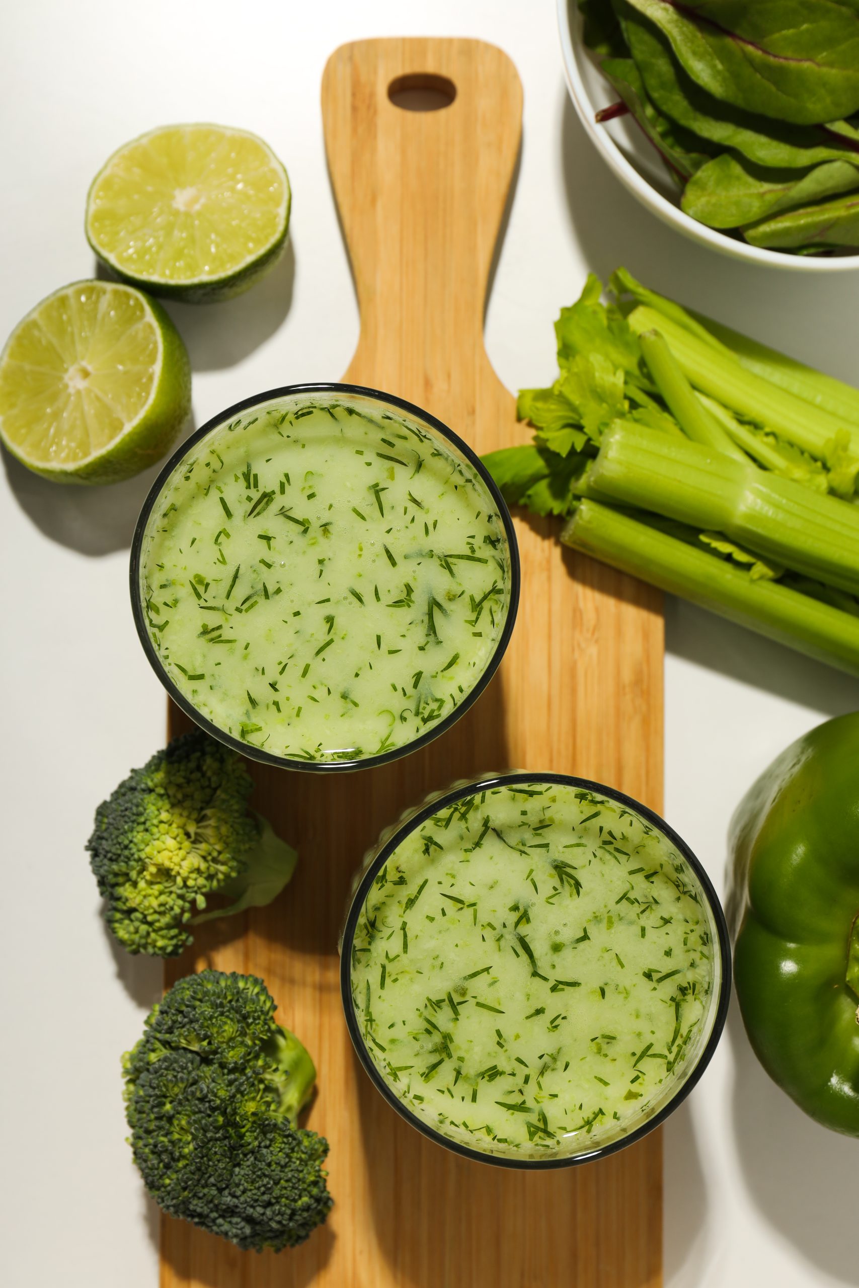 Green detox smoothie, concept of healthy nutrition and healthy l Green detox smoothie, concept of healthy nutrition and healthy lifestyle